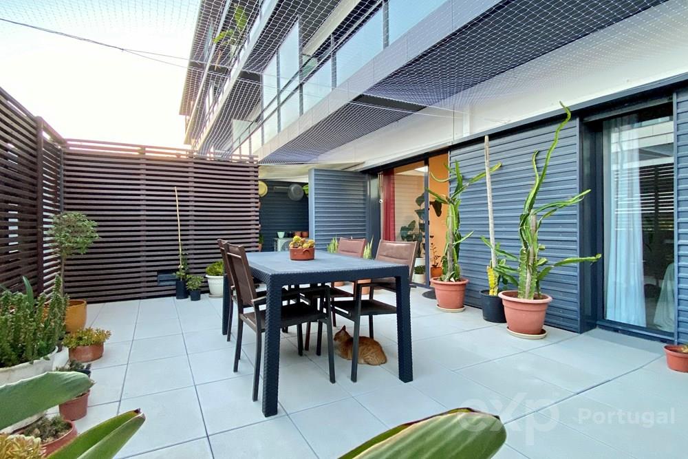 1-BEDR. FLAT, 1ST FLOOR WITH TERRACE AND ACCESS TO LARGE PRIVATE PATIO, EXPO NORTE